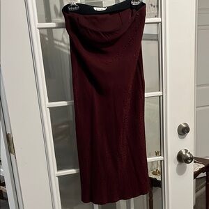 LACAUSA Burgundy Elastic Midi Slip Skirt